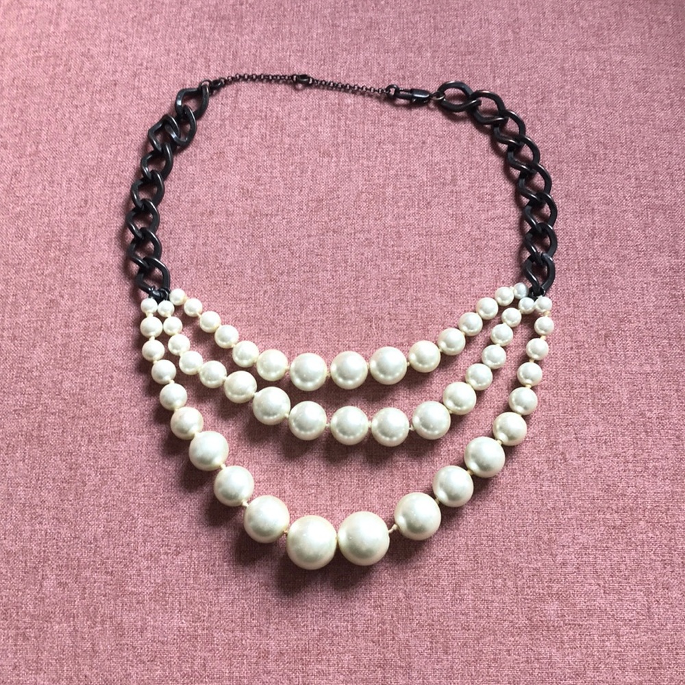 Pearl & Metal Statement Necklace.